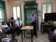 عضو بلدية الرملة موسى سابا يبادر لتنظيم محاضرة اقتصادية لنادي المسنين بالمدينة